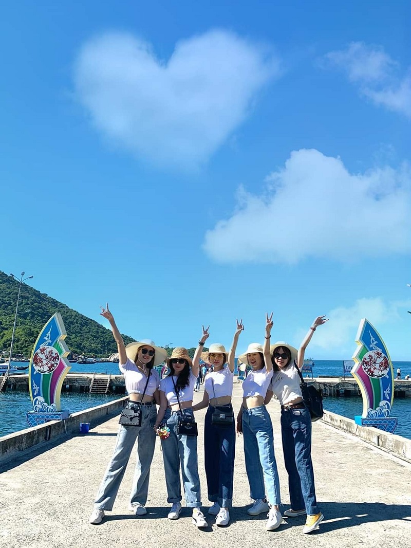 Mách bạn chọn trang phục du lịch Cù Lao Chàm đẹp chất lừ